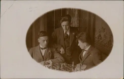 Ansichtskarte  Schach Chess - Spiel junge Männer beim Spiel 1925