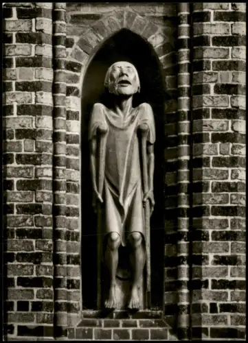 Ansichtskarte Lübeck Fassadenfigur 'Bettler' von Ernst Barlach 1955