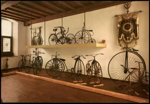Postkaart Deventer Antike Fahrräder im Museum De Waag 1970
