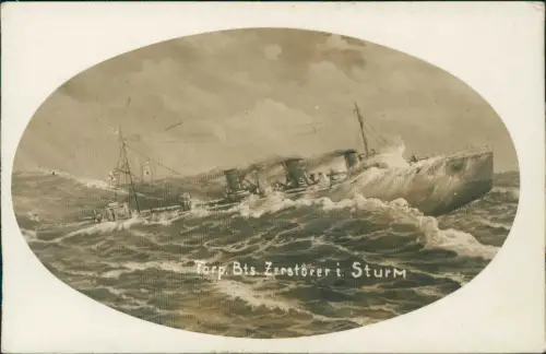 Ansichtskarte  Torpedo Bts. Zerstörer im Sturm Fotokarte Marine 1915