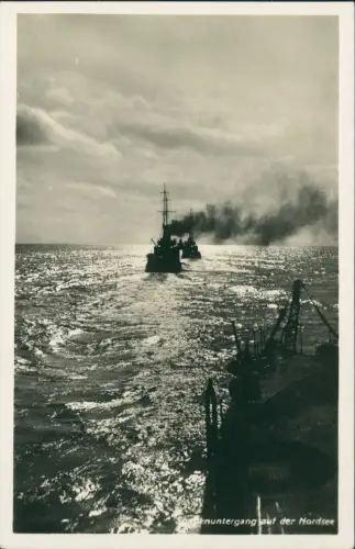 Schiffe Schifffahrt Kriegsschiffe Marine Sonnenuntergang auf der Nordsee 1936