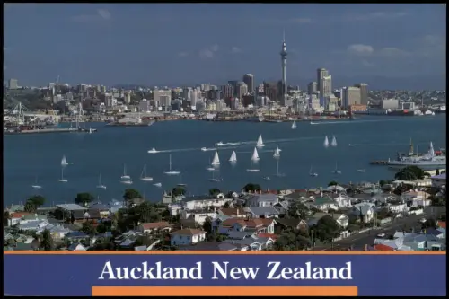Auckland Skyline von Auckland mit Waitemata Harbour und Devonport 2000