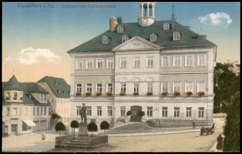 Ansichtskarte Hainichen Rathaus mit Gellertdenkmal. 1916
