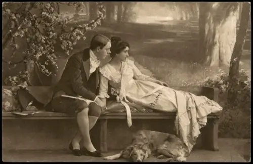 Ansichtskarte  Romantisches Paar mit Hund auf Parkbank 1905