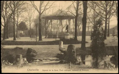 Charleville-Mézières   Square de la Gare mit Kiosque,   Lutteurs-Statue 1910