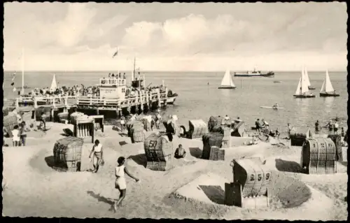 Ansichtskarte Wyk (Föhr) Strand mit Mittelbrücke 1950