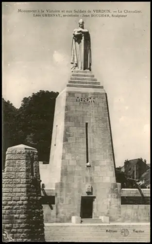 CPA Verdun Monument à la Victoire et aux Soldats 1930