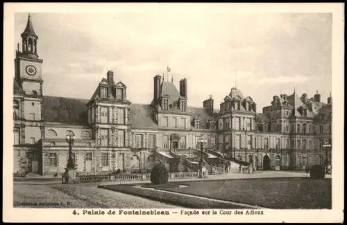 Fontainebleau Palais de Fontainebleau – Façade sur la Cour des Adieux 1910