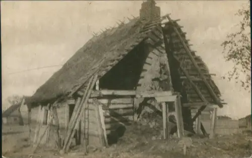 Ansichtskarte  Militär Rußland Hütte Typen Trachten 1916
