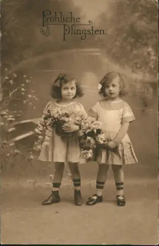 Ansichtskarte  Pfingsten Pentecost kecke Mädchen im Kleid mit Blumen 1915
