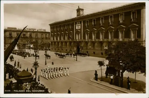 Cartolina Bari Puglia Palazzo del Gorvena - Parade 1932