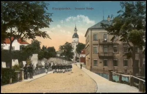 Königsbrück Kinspork Dresdner Straße, marschierende Soldaten 1915