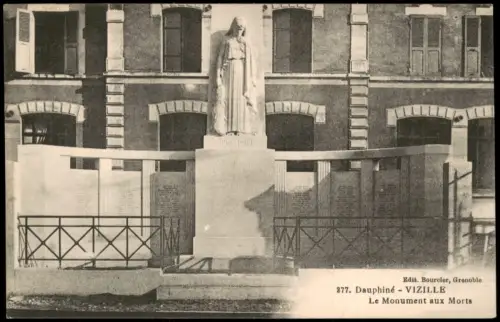 CPA Vizille Monument aux Morts 1920