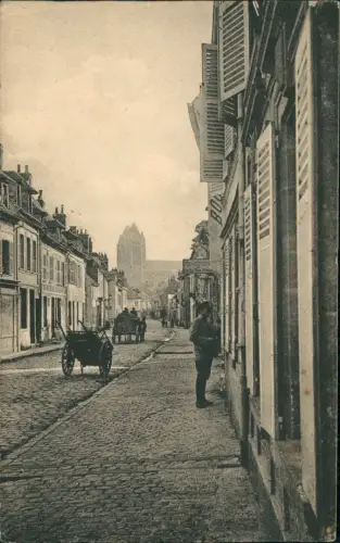 CPA .Frankreich Straßenszene Soldat am Schaufenster WK1 1918
