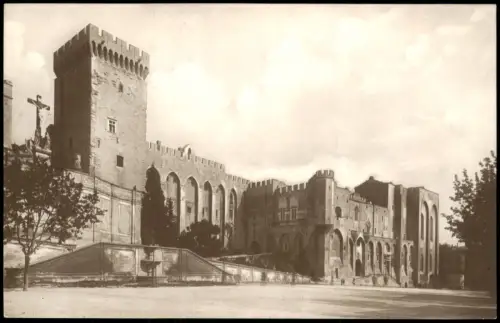 CPA Avignon Le Palais des Papes 1920