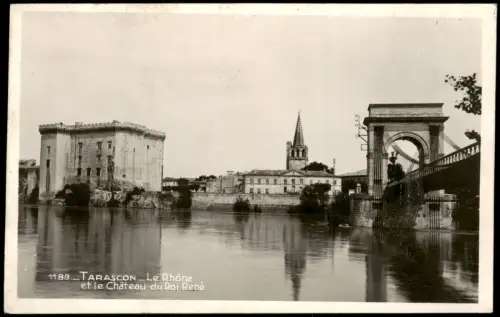 Tarascon (Bouches-du-Rhône) Château du Roi René und Rhône-Brücke 1950