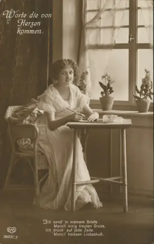 Fotokunst schöne Frau am Tisch Worte die von Herzen kommen. 2 1916