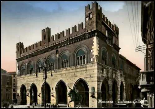 Cartolina Piacenza Palazzo Gotico 1950