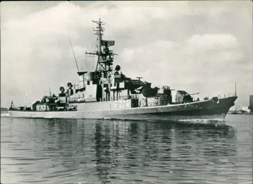 Ansichtskarte  Schiff Kriegsschiff Marine Fregatte Lübeck 1970/0000