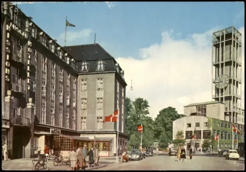 Postcard Aarhus VW Käfer, ARHUS UDSIGT MOD RADHUSET RATHAUS 1967