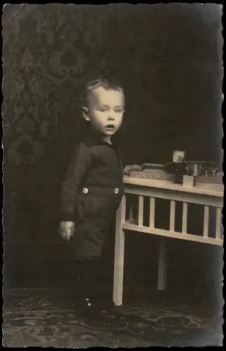 Soziales Leben Frühe Fotokunst Kleinkind Junge Uniform Stiefel 1910 Privatfoto