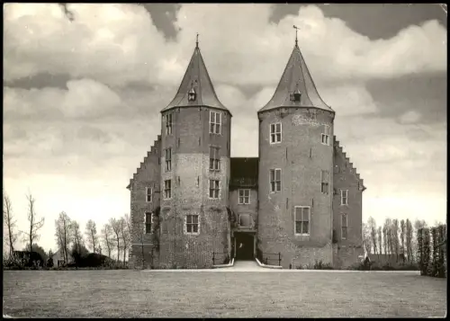 Postkaart Dussen-Werkendam Kasteel Raadhuis 1955