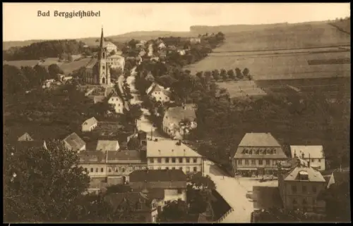 Ansichtskarte Bad Gottleuba-Berggießhübel Straßenblick mit Kirche 1908