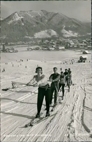 Ruhpolding Wintersport: Skifahrer Frau mit Familie Schlepplift Fotokarte 1958