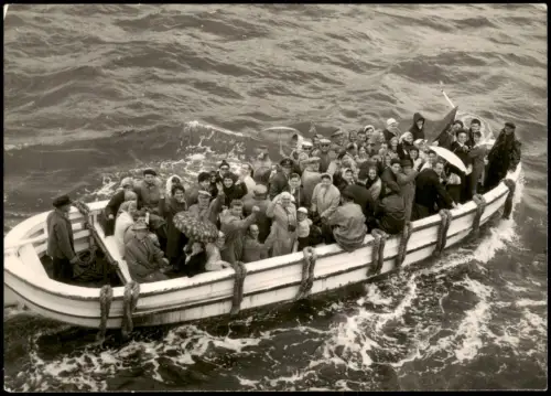 Bordfoto M.S. Bremerhaven Übersetzungsboot vom Columbuspier 1960