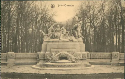 CPA  Saint-Quentin Denkmal 1916   1. Weltkrieg als dt. Feldpost gelaufen