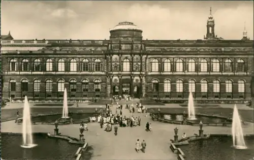 Innere Altstadt-Dresden DDR AK Blick vom Kronentor in den Zwingerhof 1966