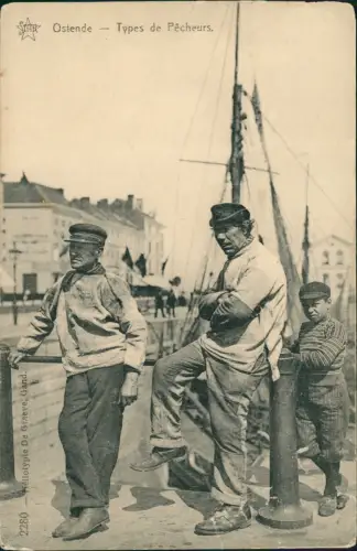 Postkaart Ostende Oostende Types de Pecheurs Fischer 1915 gel. Feldpoststempel