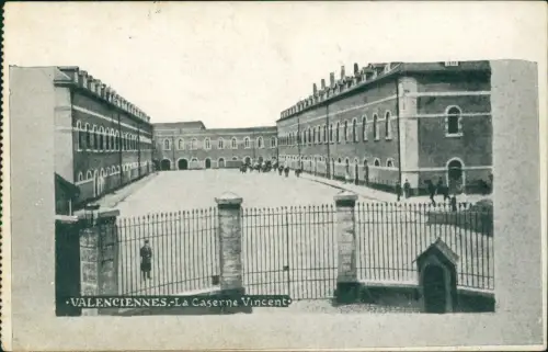 CPA Valenciennes La Caserne Vincent 1915  Feldpoststempel