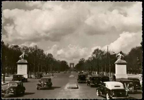 Paris Avenue des Champs-Elyséeset Arc de Triomphe de l'Etoile 1950