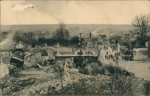Ansichtskarte  Feldpostkarte 1. WK Zerstörtes Dorf 1917   Feldpoststempel