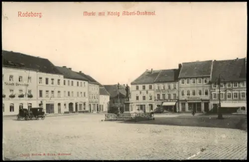 Ansichtskarte Radeberg Markt mit König Albert-Denkmal. 1914