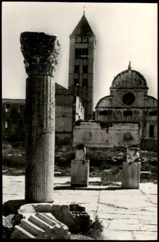 Zadar (auch Zara) Römisches Forum mit antiken Säulen und Kirche 1960