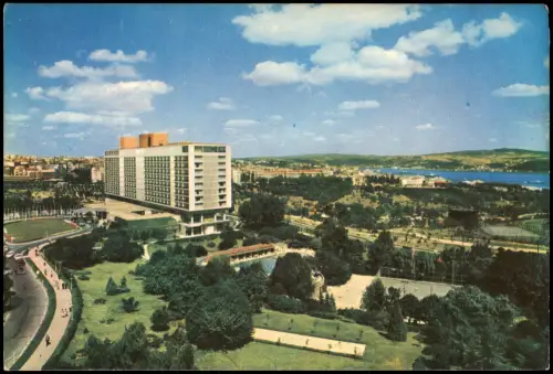 Postcard Istanbul Hilton Hotel in Parkanlage mit Bosporus-Blick 1970
