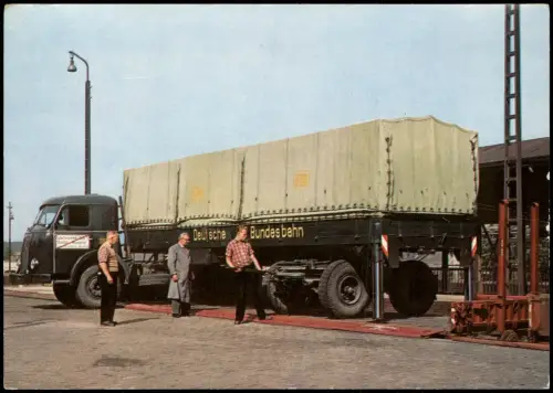 Ansichtskarte  KFZ Lastwagen Sattelschlepper der Deutsche Bundesbahn 1960