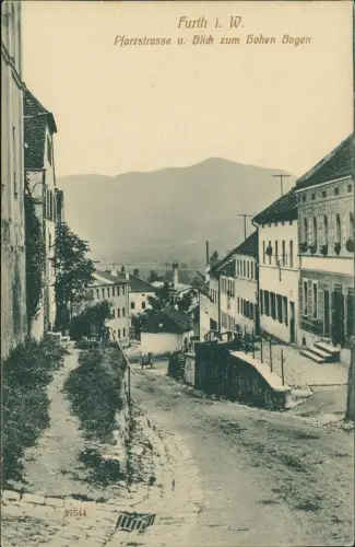 Ansichtskarte Furth im Wald Pfarrstrasse u. Blick zum Hohen Bogen 1912