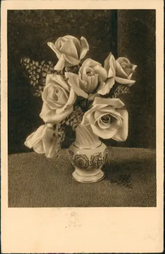 Ansichtskarte  Blumen (Rosen in Vase) 1935   gelaufen ab Stempel DITTERSDORF