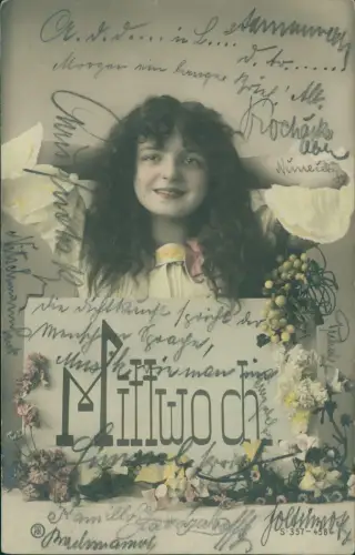 Ansichtskarte  Künstlerkarte Fotokunst lächelnde Frau MITTWOCH 1905