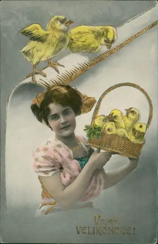 Ansichtskarte  Junge Frau mit Küken Künstlerkarte 1913 Gold
