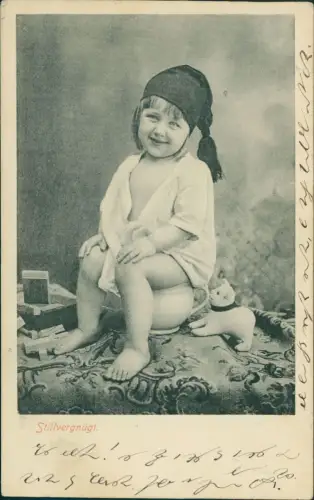 Kinder Künstlerkarte Mädchen auf Töpfchen zwischen Spielzeug 1905