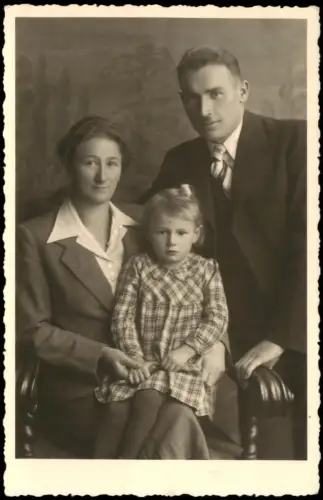 Menschen Soziales Leben Gruppenfoto Familie mit Kind (Atelier-Foto) 1940