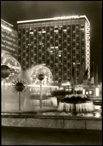 Dresden Prager Straße Pusteblumenspringbrunnen und Interhotel "Newa" 1971