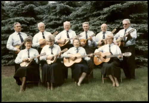 Foto Uelzen Gruppenfoto Mandolinenclub Willi Warnecke 1980 Privatfoto