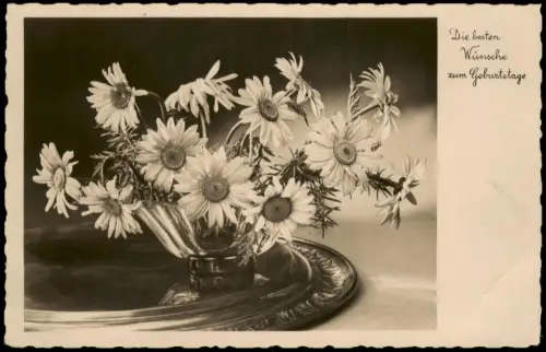 Ansichtskarte  Margeritenstrauß in Glasvase - Geburtstagskarte 1936
