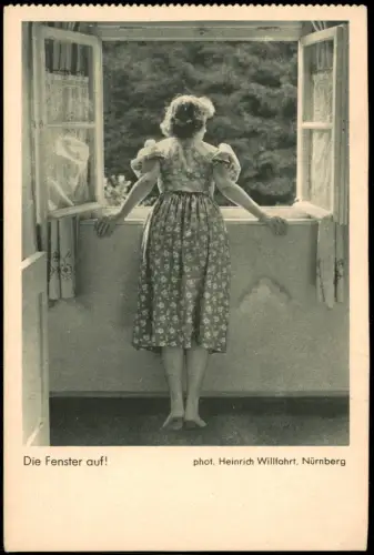 Die Fenster auf! - Frau am offenen Fenster, Kamera Rolleiflex Werbung 1935