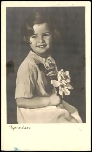Ansichtskarte  Kinderporträt Hannelore mit Blume 1937